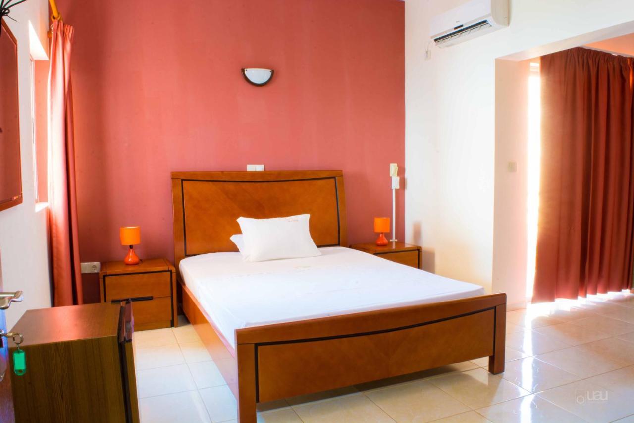 Restaurante Residencial Nova Cidade Porto Novo Esterno foto